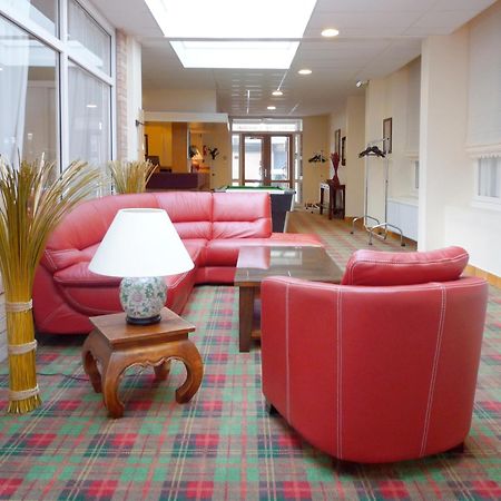 Hotel & Restaurant Le Cardinal Poix-de-Picardie エクステリア 写真