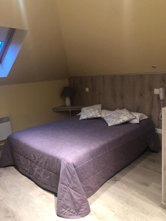 Hotel & Restaurant Le Cardinal Poix-de-Picardie エクステリア 写真