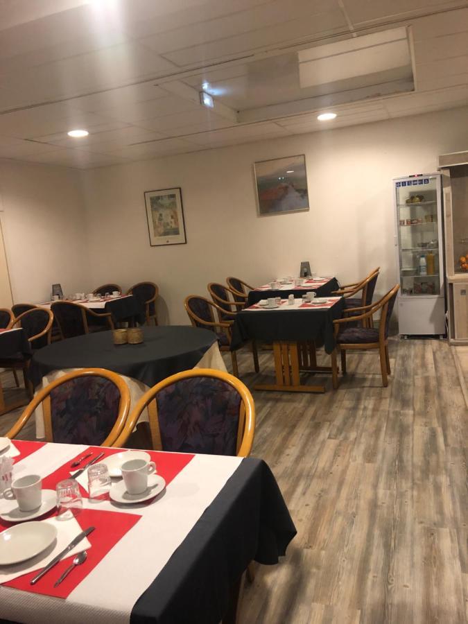 Hotel & Restaurant Le Cardinal Poix-de-Picardie エクステリア 写真
