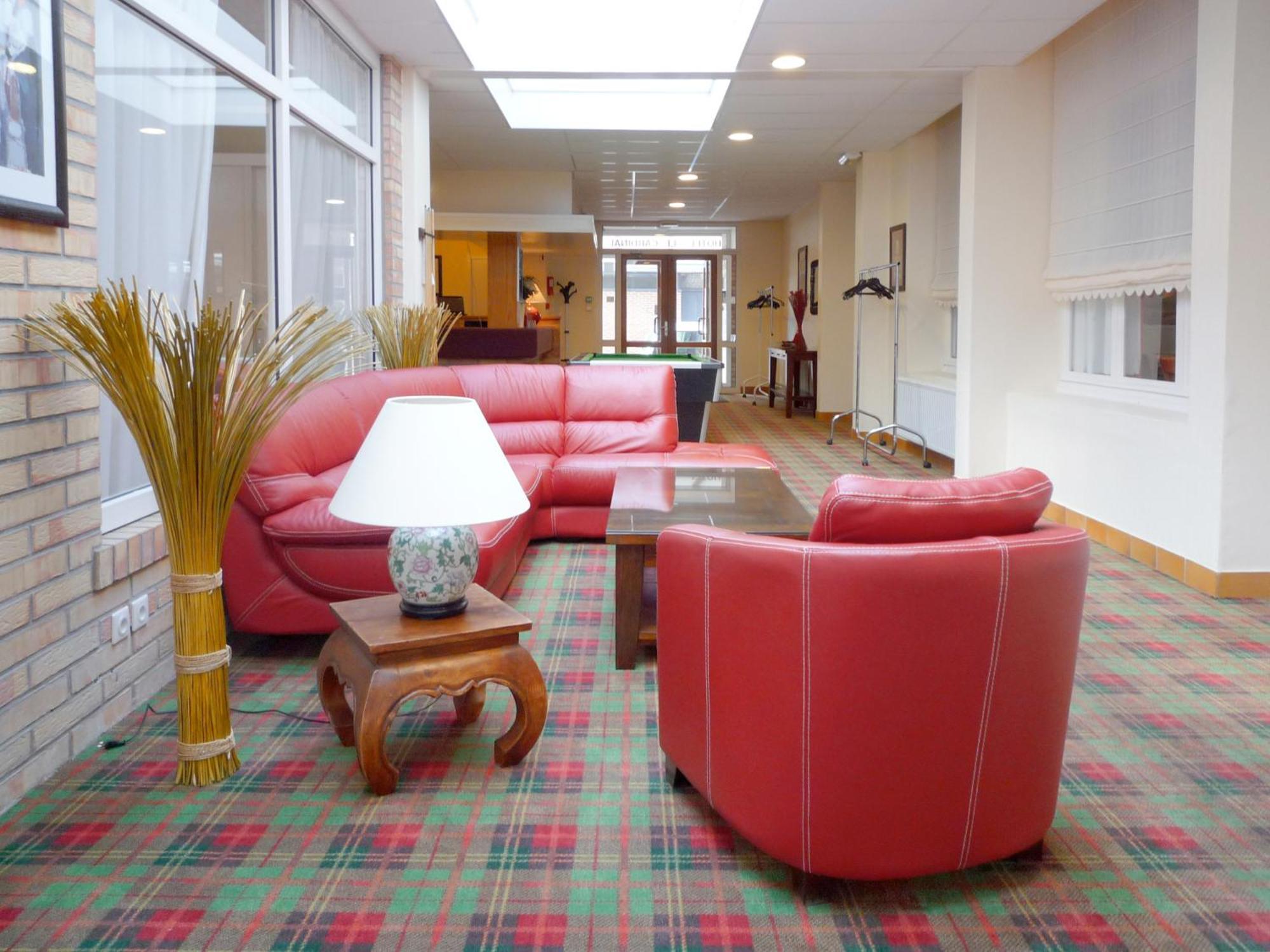 Hotel & Restaurant Le Cardinal Poix-de-Picardie エクステリア 写真